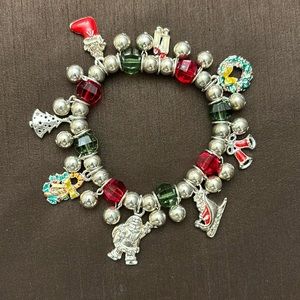 Christmas Stretch Charm Bracelet Red Green Bead Santa Tree Bell Boot Wreath
